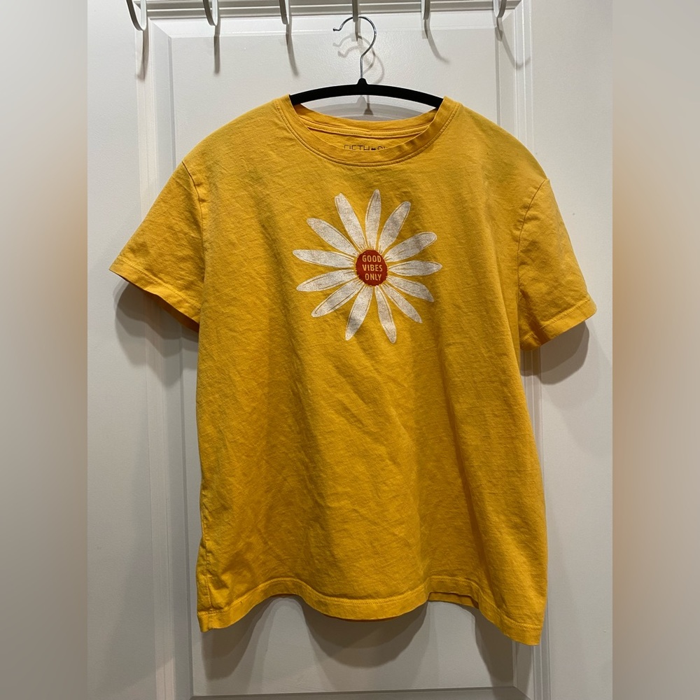 🌊Yellow flower good vibes tshirt